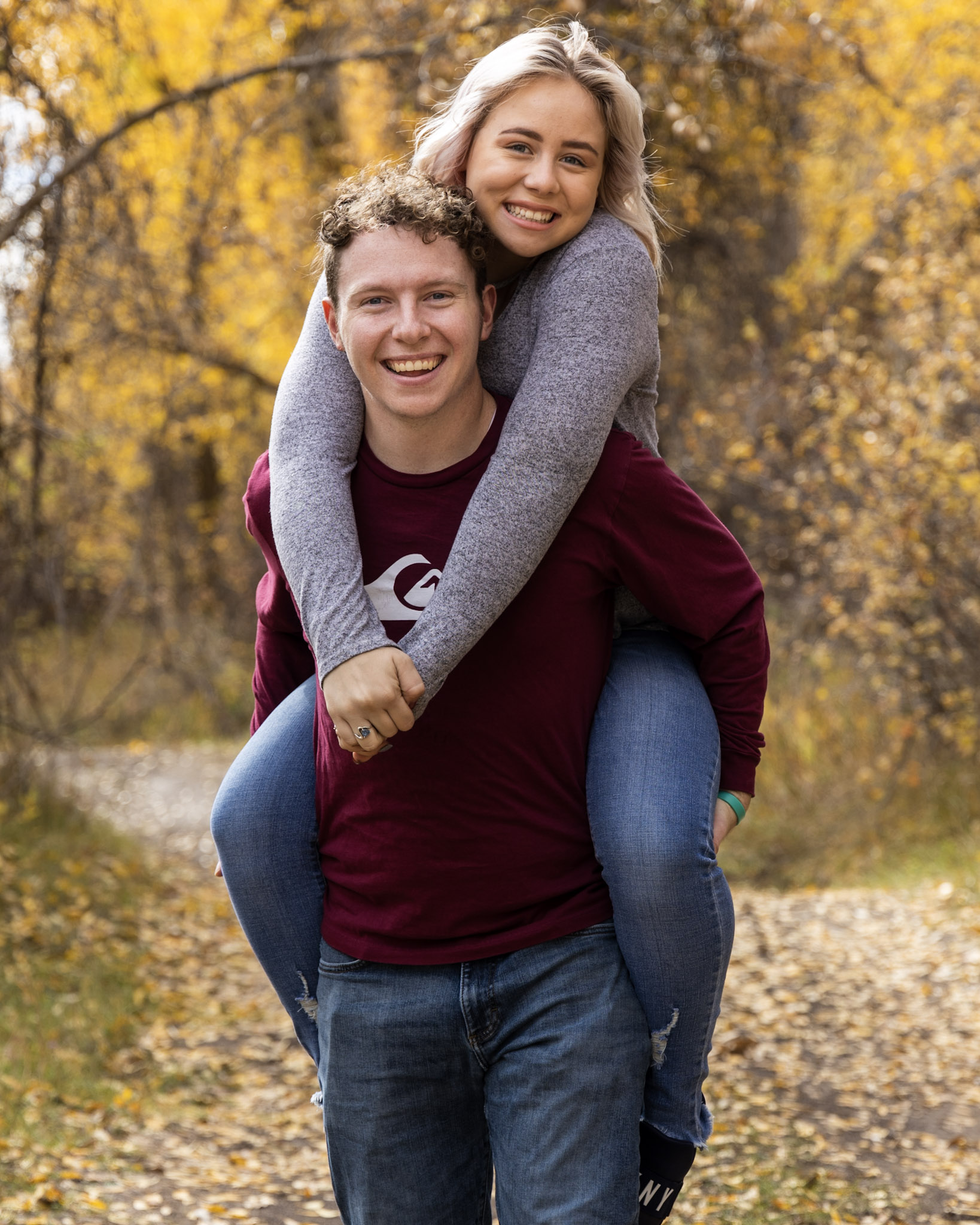 Couples portrait in Fall